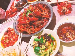 -巴厘龙虾·榜首油焖大虾(音乐学院·沿江酒馆店)