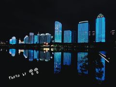 -万绿园