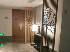 -新盈光·云会所(百丈东路店)