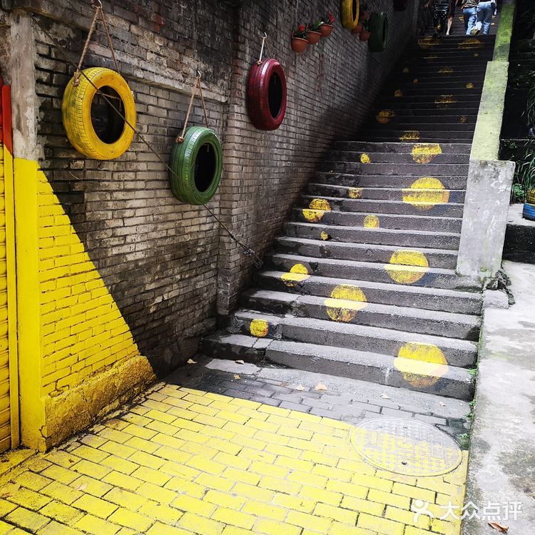 到了晚上，这座城市更漂亮