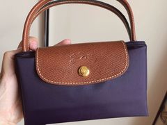 -Longchamp(佛罗伦萨小镇奥特莱斯店)