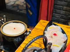 -老牌坊云南鱼豆花火锅(爱建店)