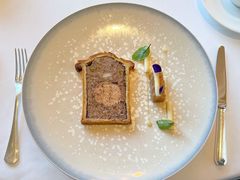 传统法式酥皮肉批伴腌制香梨-Caprice(香港四季酒店)