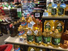 -中百仓储超市有限公司(越秀星汇维港店)