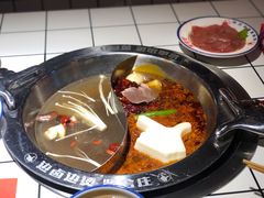 菌汤鸳鸯锅-贤合庄卤味火锅(勒泰中心店)