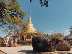 -一寨两国风景区