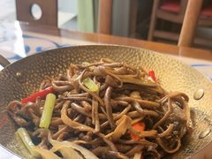 -川流不息·地道川菜·小龙虾(新松江路店)