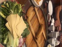 -万里闯关东铁锅炖菜馆(高新旗舰店)