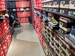 -NIKE上海青浦换季优惠店