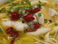 -渝是乎酸菜鱼(龙旗购物中心店)