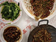 -堂瓦里·33年传统赣菜(第一街区店)