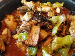 黑松露牛肝菌焖牛蛙-云海肴·汽锅鸡·云南菜(天山百盛优客店)