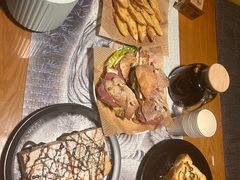 -房角石咖啡与书(吉大南校店)