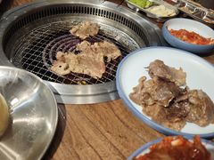 -明洞阿姨·韩式酱蟹烤肉·创意料理(三元桥店)