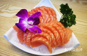 Thick-Cut Salmon Fillet 200g