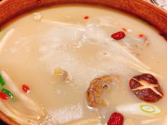 -三人行骨头王火锅(长寿店)