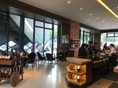 大堂-星巴克臻选(广州二沙岛文立方店)