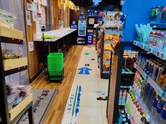 零售区-全家便利店(王府井大街店)