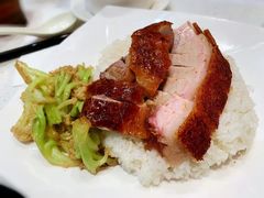 烧鹅拼烧肉-香港新发烧腊茶餐厅(水围店)