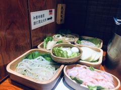 -独食火锅·半米屋台(直营总店)