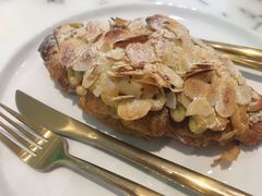 杏仁羊角可颂-WHEAT&BAKER-麥(凯德来福士店)