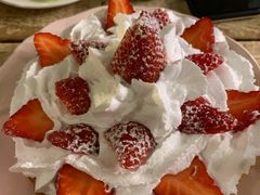草莓华夫饼-Cafe Alice咖啡爱丽丝(奥城店)