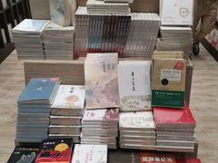 -钟书阁(群光广场店)