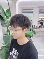 -尤司男士国潮理发馆
