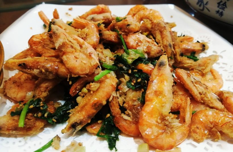 煎饼河虾 河虾不用扒虾皮用小饼卷起来就可以吃哦