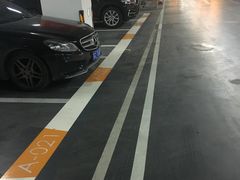-悠方地下停车场