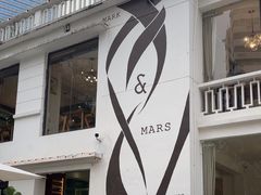 -Mark&Mars Restaurant