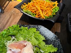 猪肚鸡里的鸡肉-湊湊火锅·茶憩(新中关购物中心店)