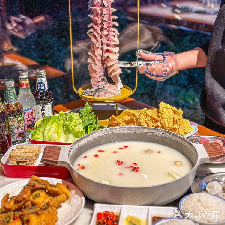 在北京也能找到好吃到无语的毋米粥火锅啦!