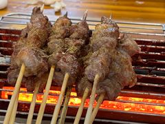 -哈尔滨小酒馆·鲜肉现穿自助烧烤(康新花园店)