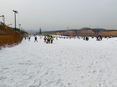 -采薇庄园四季滑雪场