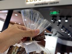 -Laderach 莱德拉(上海环贸iapm店)