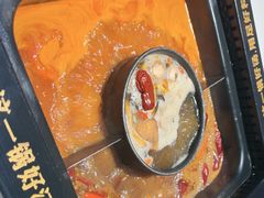-老牌坊云南鱼豆花火锅(哈西万达店)