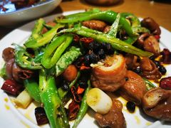 火爆肥肠-灯盏窝餐厅