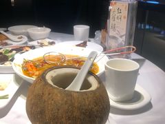 原盅椰子水炖鸡-胜记酒家·风味线(南山花园城店)