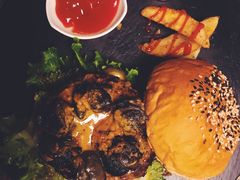 -HIGH FIVE哈福手工汉堡(桂林路店)