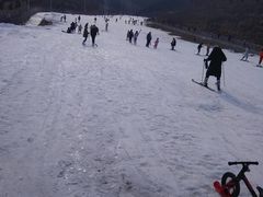 -济南卧虎山滑雪场