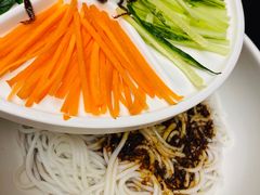 鸡丝凉米线-云海肴汽锅鸡·云南小炒(曲江大悦城店)