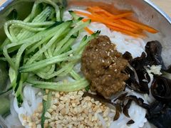 浓香拌面-灵芝妹子海鲜米线(香炉礁山姆店)