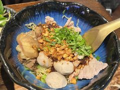 香辣牛肉干拌鸡蛋面-通思密(CentralWorld Fl 3)