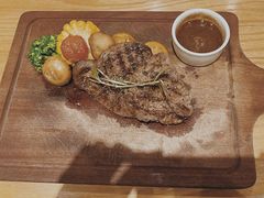 特色带骨肉眼牛排-LO CALCOW卡路力轻食主义餐厅(陆家嘴店)