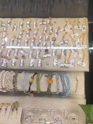 -灵彩珠宝(朗香街店)