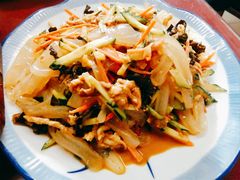 肉丝拉皮-兴国苑酒店