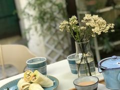 -彳亍咖啡·这里(水湾路店)