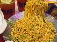 -肥小宝·金牌油焖大虾(襄阳龙虾地标店)