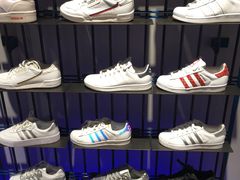 -阿迪达斯(武林银泰三叶草店)